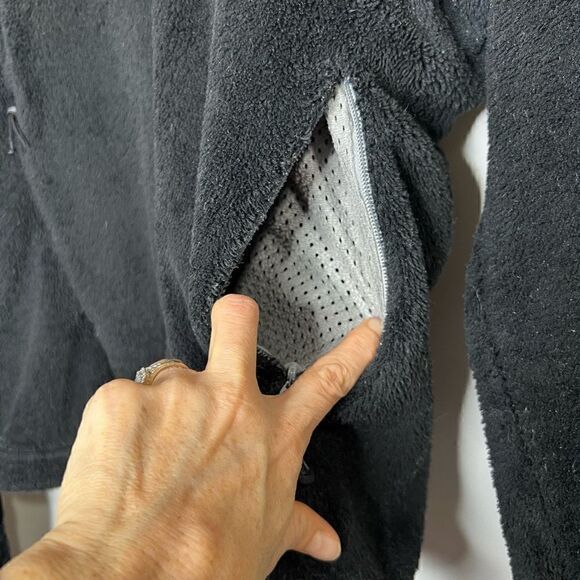 Patagonia Black Fluffy Fleece Jacket Zippered Gray Lining - Picture 5 of 16